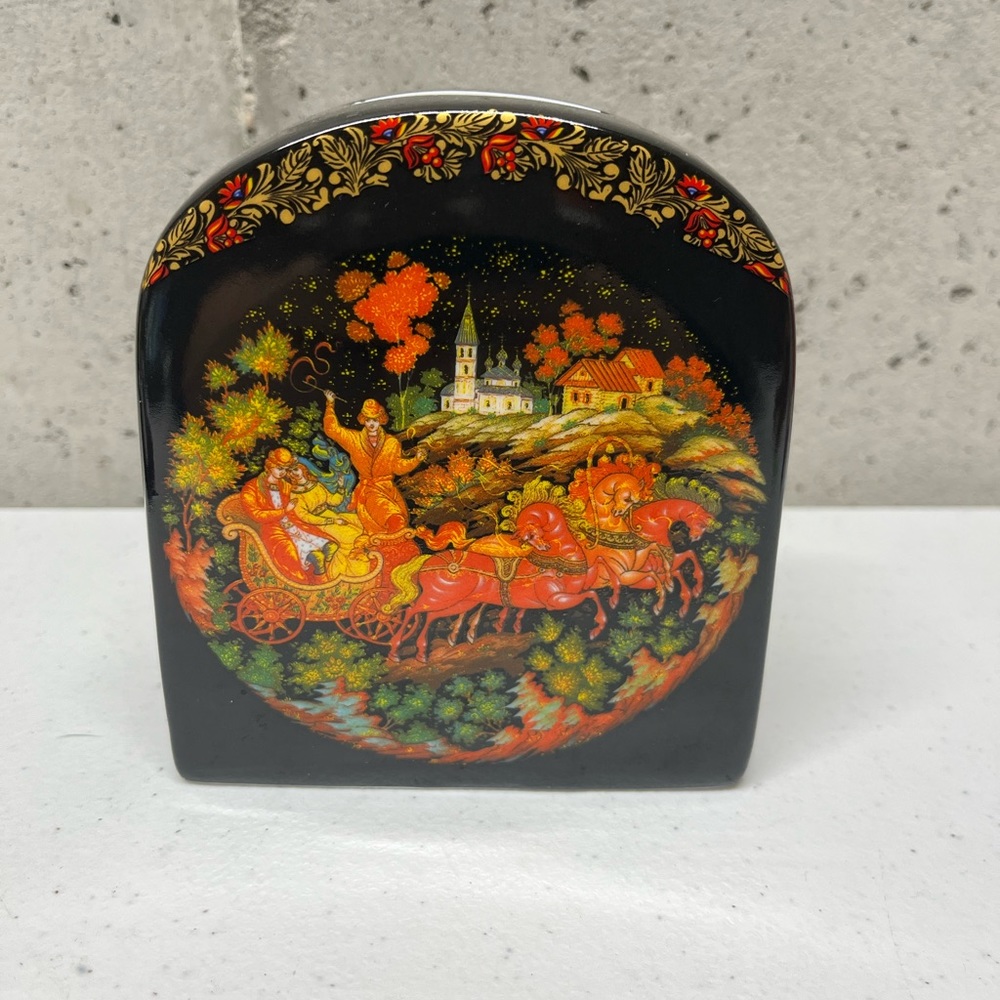 England collection piggy bank.